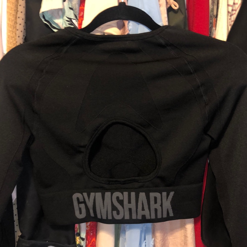 Black long sleeve Gymshark crop top